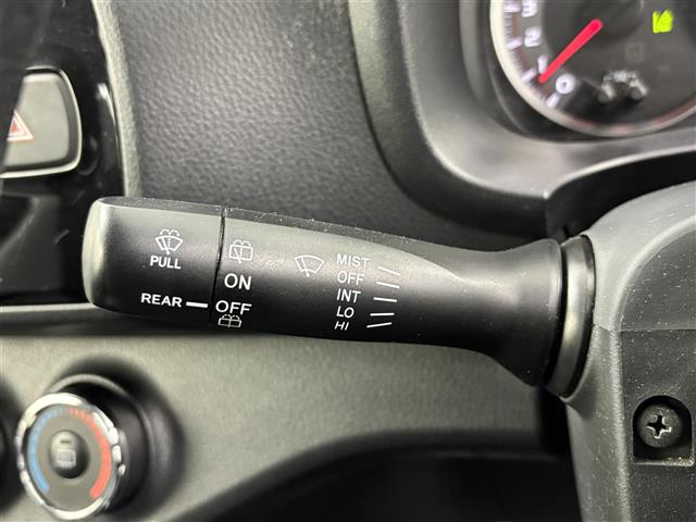 UZ0048434659_10_002.jpg