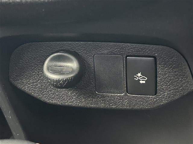 UZ0048114255_18_002.jpg