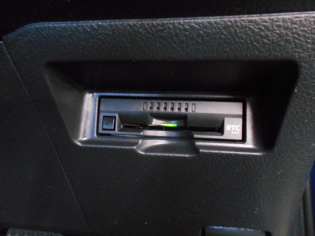 UZ0048172678_15_001.jpg