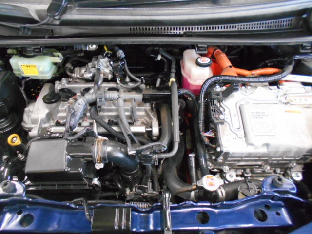 UZ0048172678_19_001.jpg