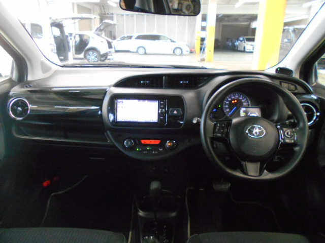 UZ0048172678_2_001.jpg