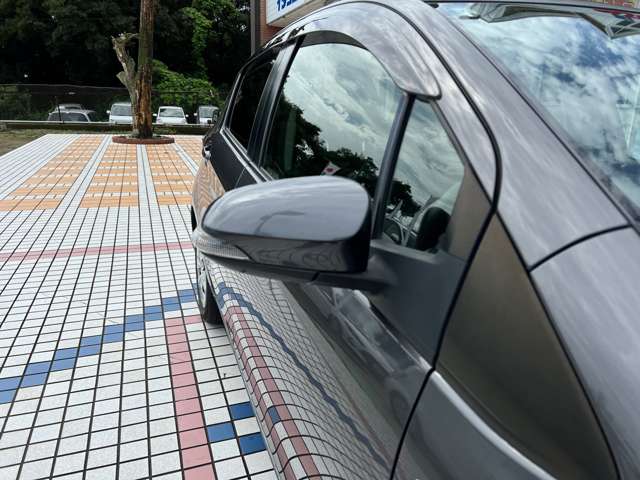 UJ0046358846_38_002.jpg