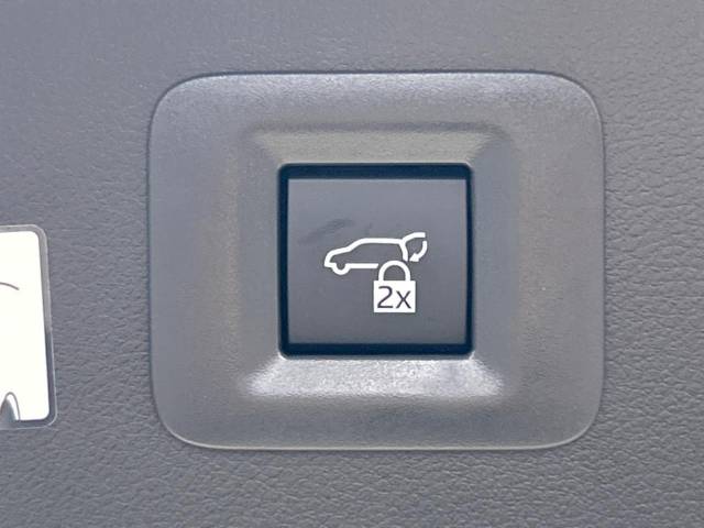 UZ0046196780_39_001.jpg