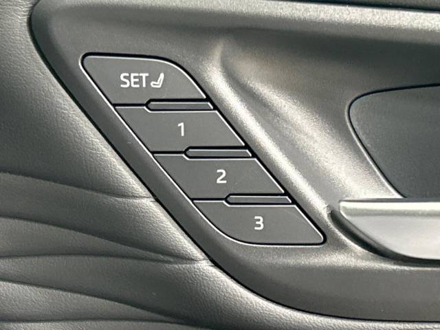 UZ0046196780_42_001.jpg