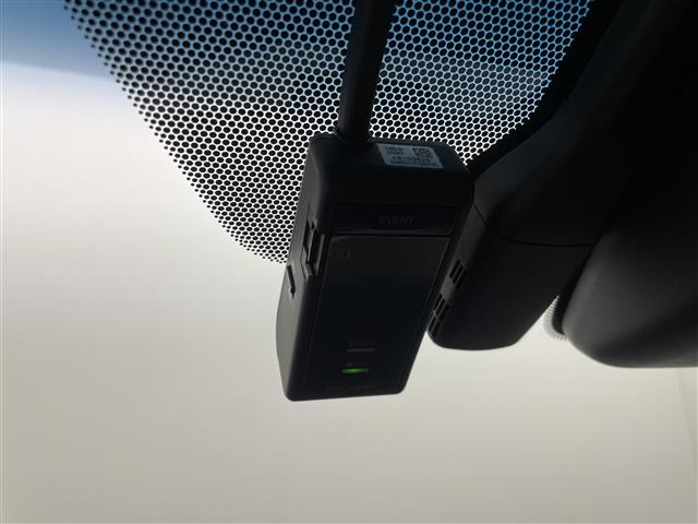 UZ0047425426_7_001.jpg