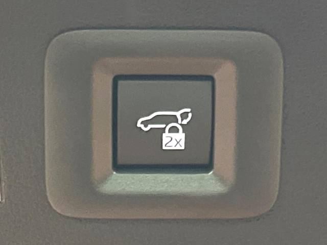 UZ0048108106_56_001.jpg