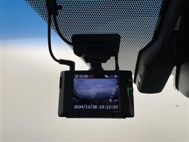 UZ0047550859_11_001.jpg