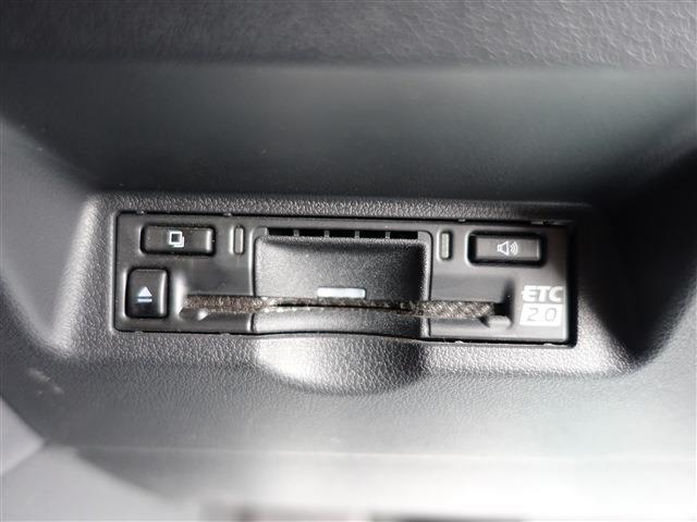 UJ0048236592_63_002.jpg