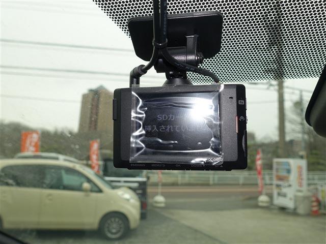 UJ0048236592_68_002.jpg