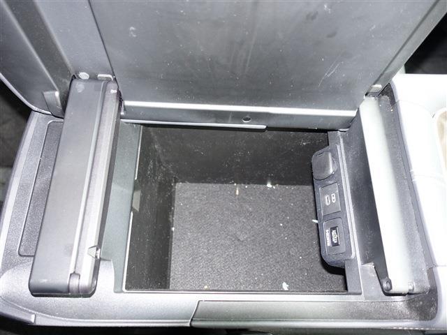 UJ0048236592_84_002.jpg