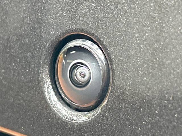 UZ0048508223_33_001.jpg