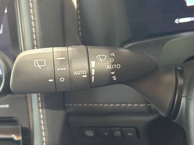 UZ0048508223_58_001.jpg