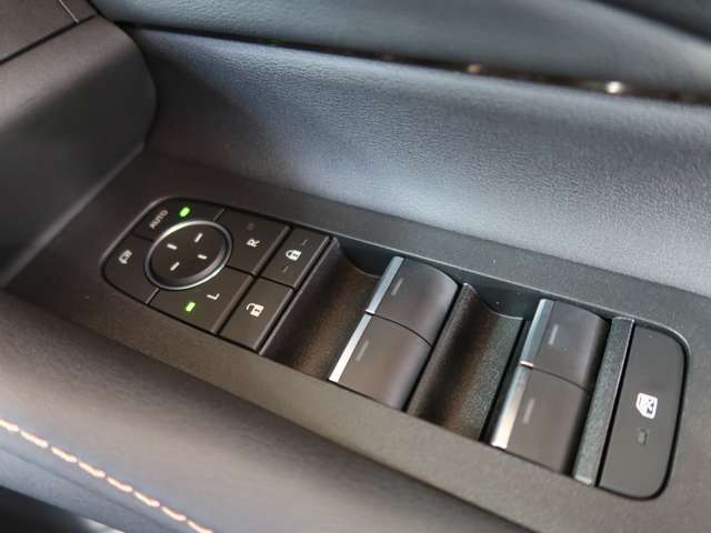 U00048242719_35_001.jpg