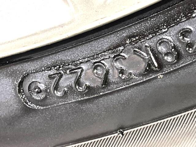 UZ0047874372_37_001.jpg