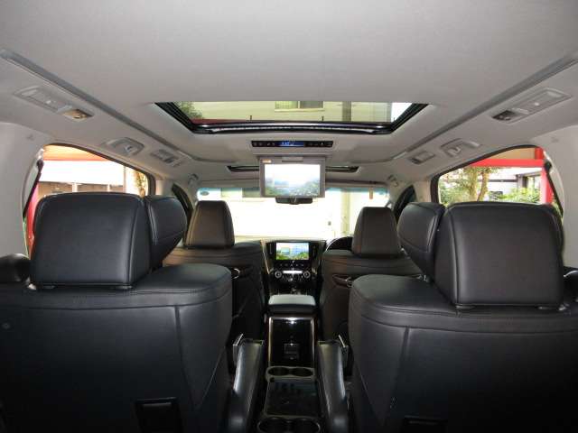 U00047335555_70_001.jpg