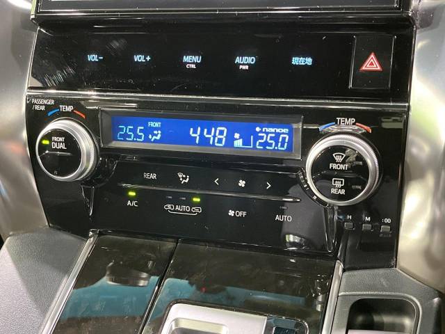 UZ0048040144_38_003.jpg