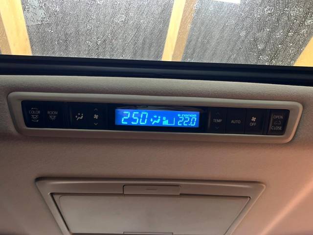 UZ0048107181_65_001.jpg