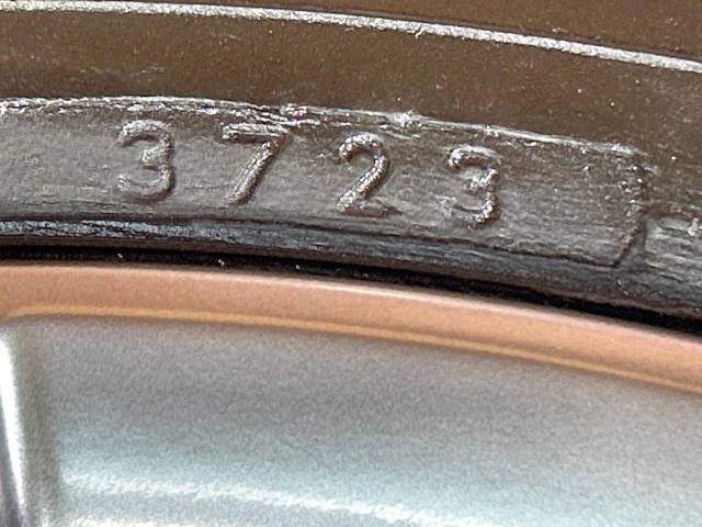UZ0047956932_38_001.jpg