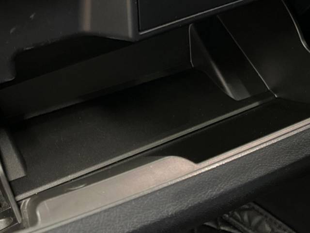 UZ0047902087_66_001.jpg