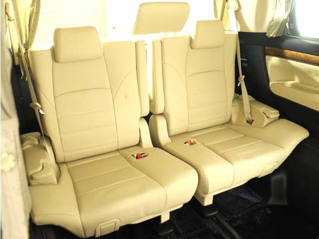 U00047908512_33_003.jpg