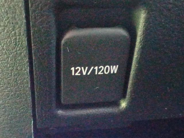 UZ0048381664_52_001.jpg