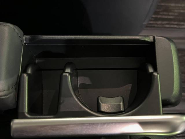 UZ0048196967_54_001.jpg