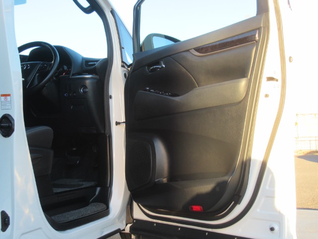 UZ0047746797_36_001.jpg