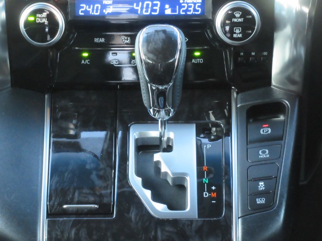 UZ0047746797_58_001.jpg