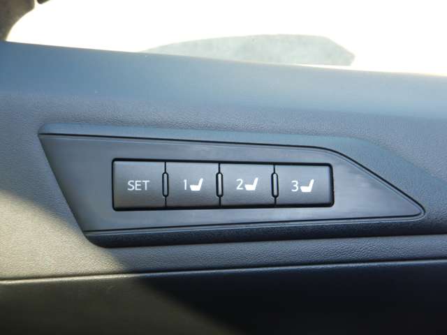 U00047856640_16_002.jpg