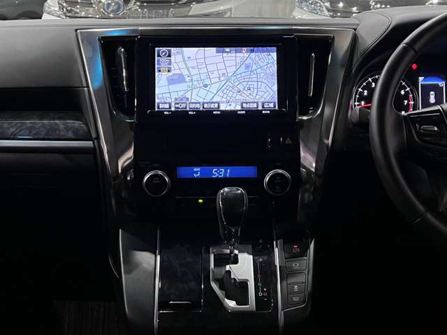 UJ0047971860_40_002.jpg