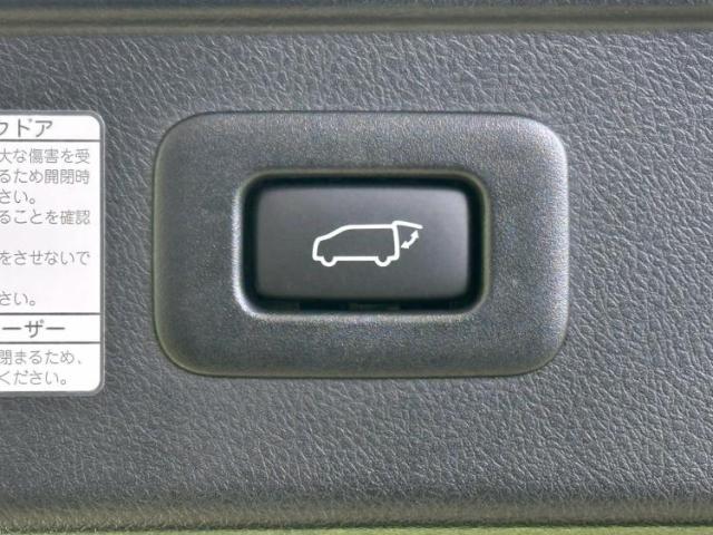 UZ0048356593_57_001.jpg