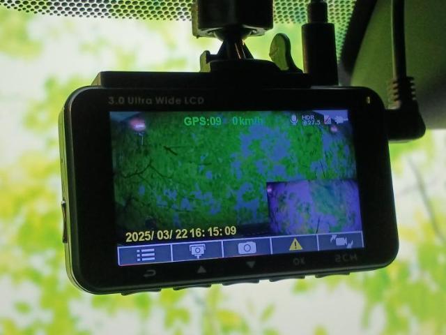 UZ0048394044_53_001.jpg