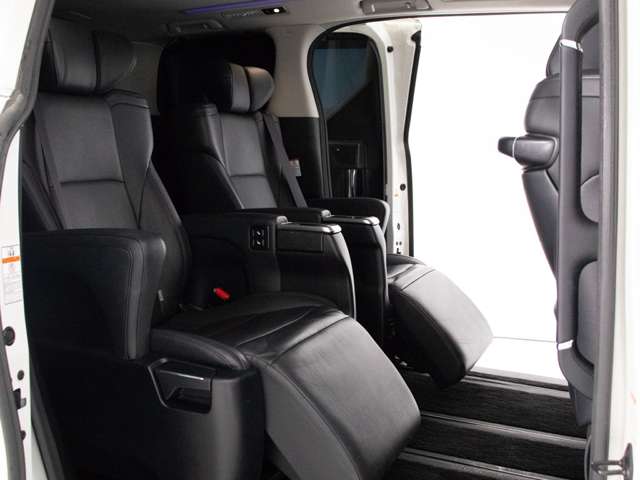 U00048127996_32_002.jpg