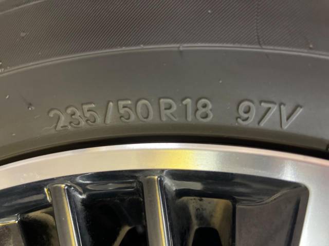 UZ0048329797_68_001.jpg