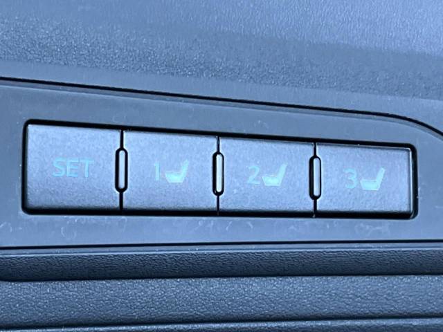 UZ0048134967_55_001.jpg