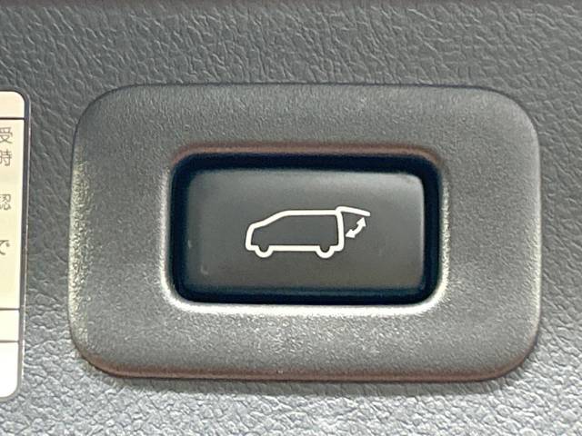 UZ0048108047_5_001.jpg