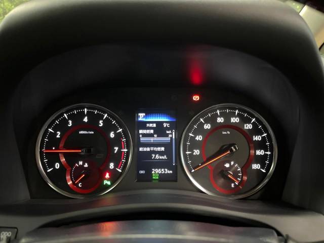 UZ0048021239_40_001.jpg