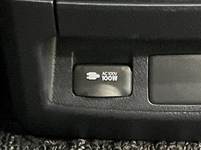 UZ0048021239_56_001.jpg