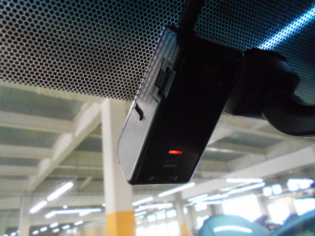 UZ0048388120_2_002.jpg
