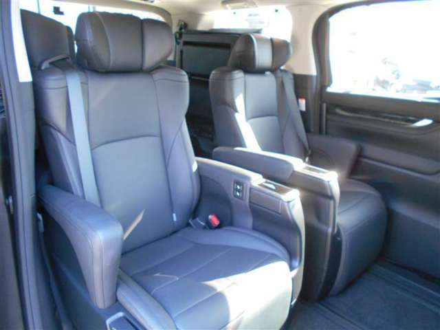 U00047860715_15_002.jpg