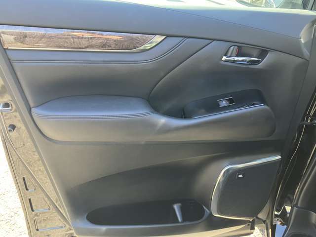 UJ0047990693_34_001.jpg