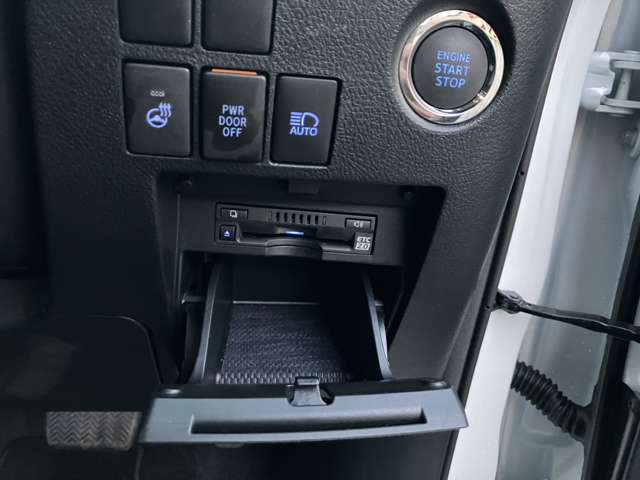 UJ0047470423_49_001.jpg
