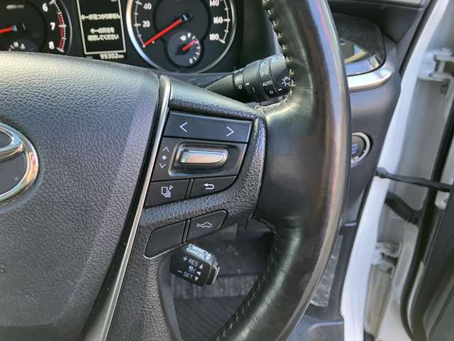 UJ0047835930_41_002.jpg