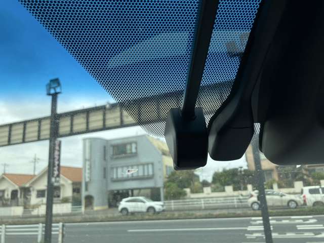 UJ0048492924_10_001.jpg