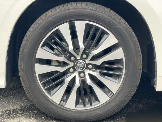UJ0048492924_68_001.jpg