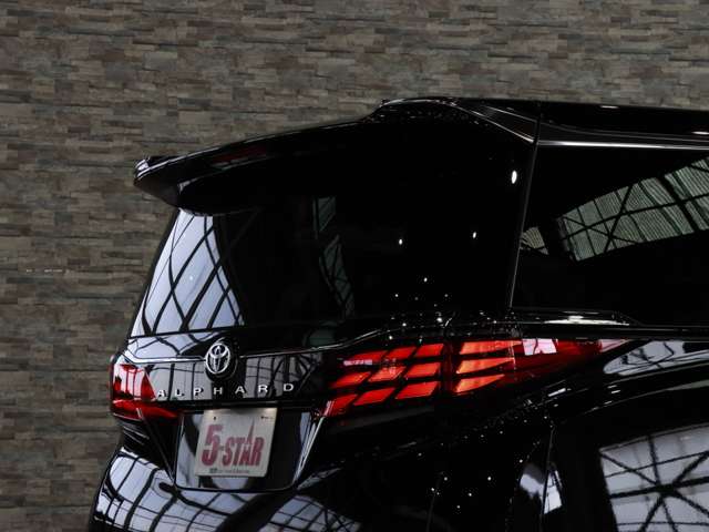 UJ0048557223_16_002.jpg