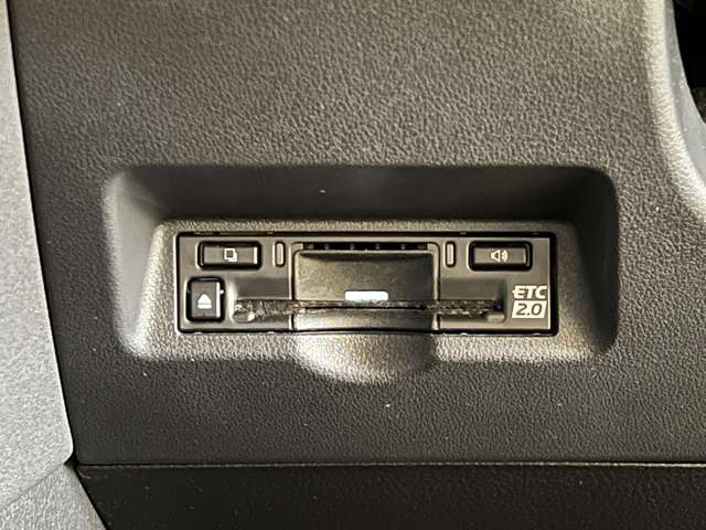 UJ0048557223_36_002.jpg