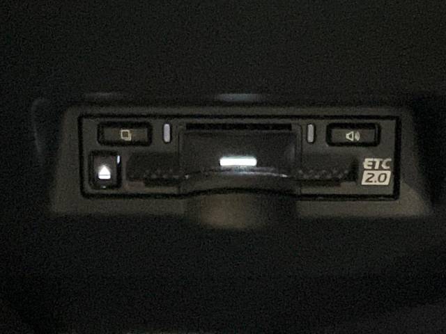 UZ0048545919_44_001.jpg