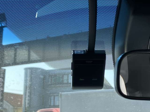 UJ0048392396_12_001.jpg