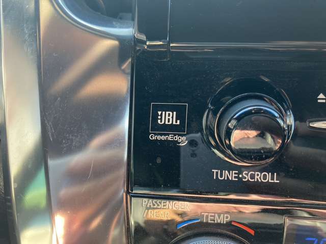 UJ0047836234_67_003.jpg